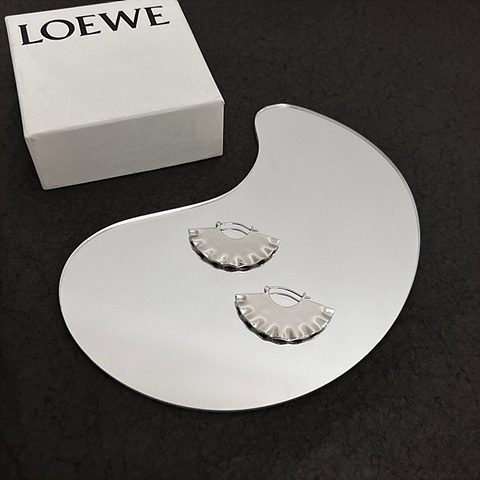 로에베 loewe scallop 귀걸이 2