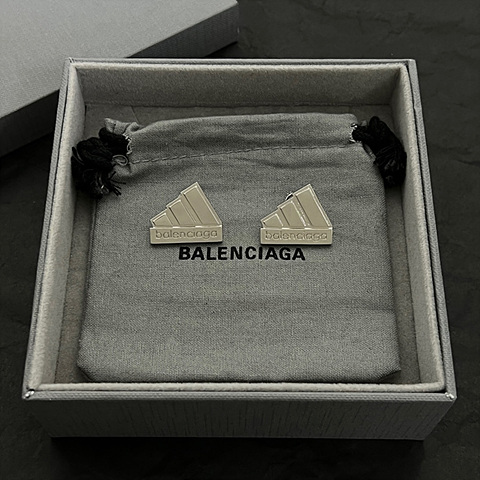 발렌시아가 balenciaga x adidas 귀걸이 2