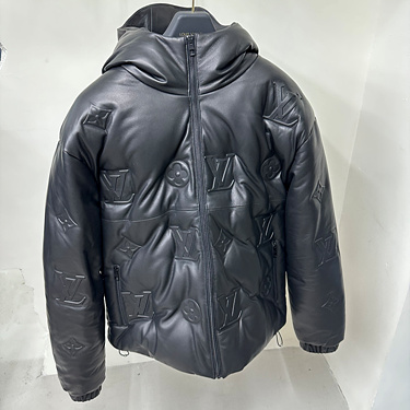 루이비통 모노그램 레더 후드 다운 자켓 (매장가 1000만원)