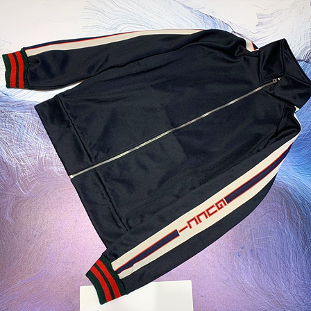 구찌 테크니컬 저지 재킷 (매장가 200만원)