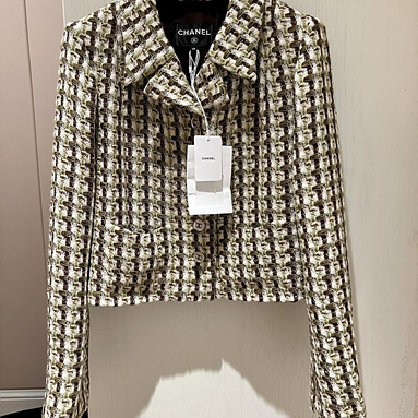 샤넬 트위드 재킷 (매장가 1100만원)