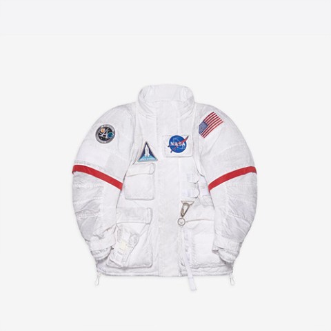 발렌시아가 x NASA 스페이스 컬렉션 패딩 자켓 (매장가 700만원)